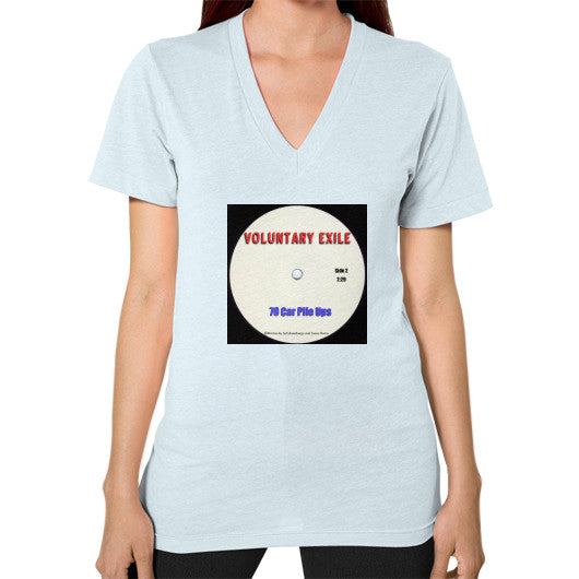 V-Neck (on woman) Light blue - Voluntary Exile