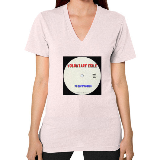 V-Neck (on woman) Light pink - Voluntary Exile